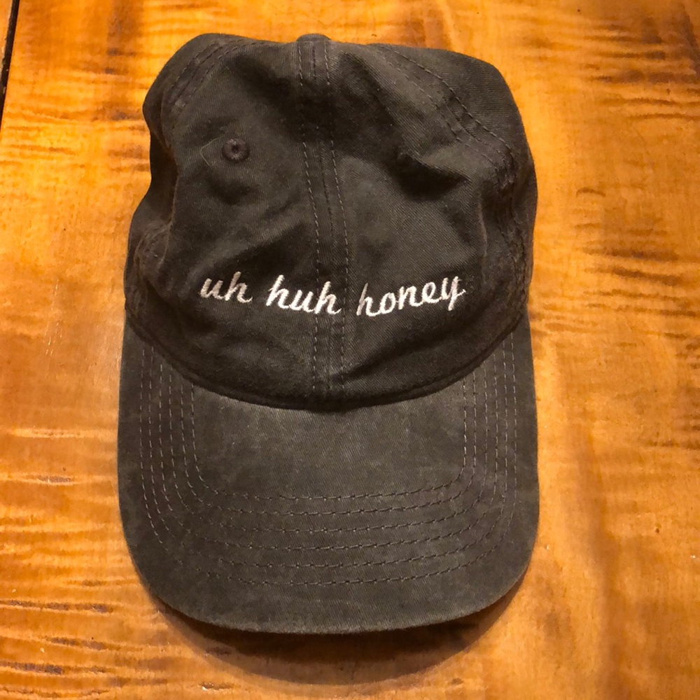 Brandy Melville Uh Huh Honey Hat